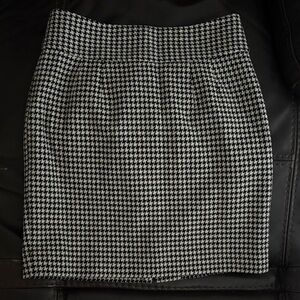 Banana Republic Black and White Pencil Skirt